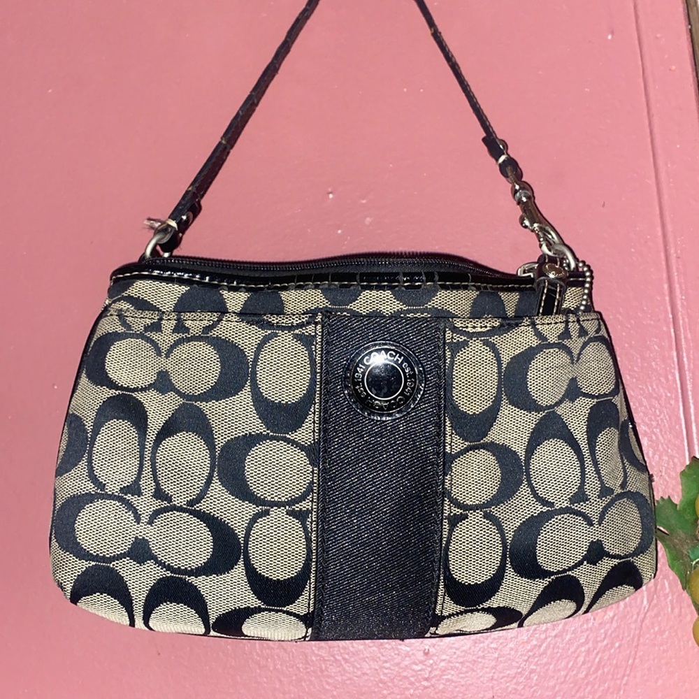 Vintage classic shoukder bag from coach